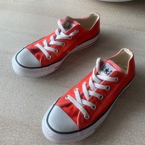 CONVERSE Chuck Taylor All Star Neon Red/orange White Low Top Sneakers Women’s 6